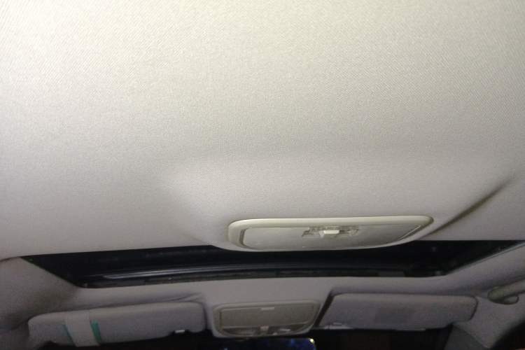 Used Geely Auto Classic Emgrand 2012 Sedan 1.8L CVT Luxury Model
