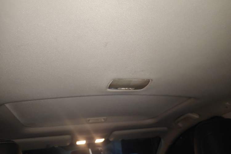 Used Honda CR-V 2012 2.4L four-wheel drive luxury version Headliner