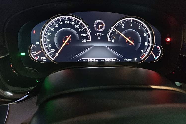 Used BMW 5 Series 2018 Facelifted 530Li Luxury Edition Premium Package Odometer Close Up