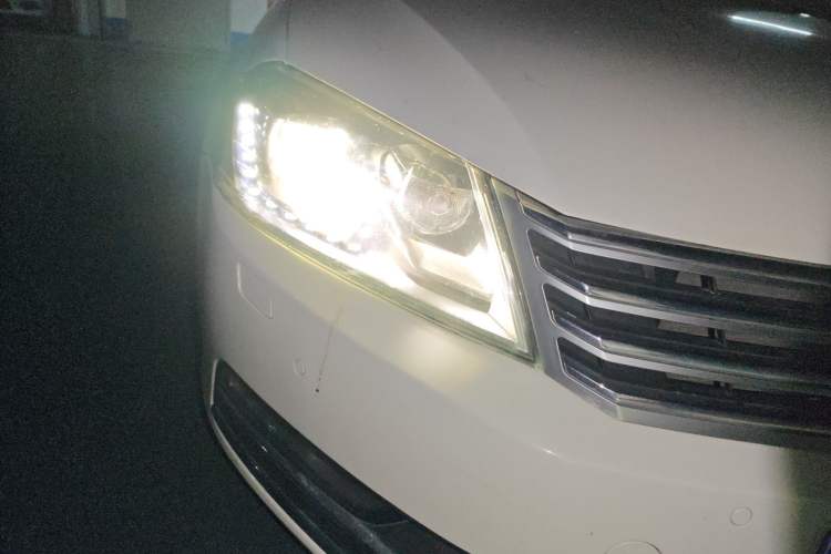 Used Volkswagen Magotan 2012 Revised 1.8TSI Luxury Version
