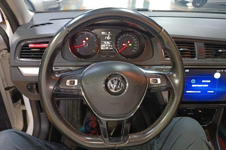 Used Volkswagen Lavida 2017 1.6L Automatic Comfort Edition Steering Wheel