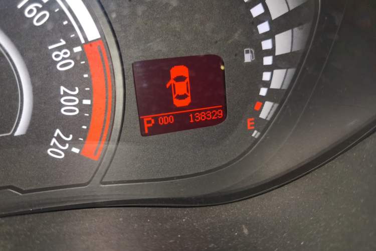 Used GAC Trumpchi GA3S Vision 2014 1.6L Automatic Elite ESP Version Odometer Close Up