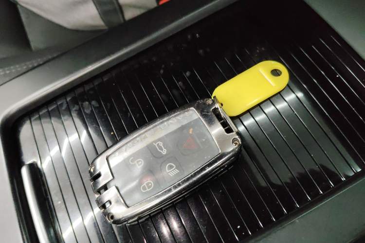 Used Land Rover Discovery Sport 2019 240 PS PURE Edition China VI Standard