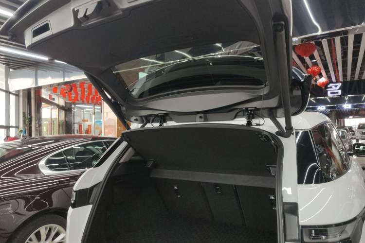 Used Land Rover Range Rover Evoque 2022 Aurora L 249 PS R-Dynamic Luxury Edition
