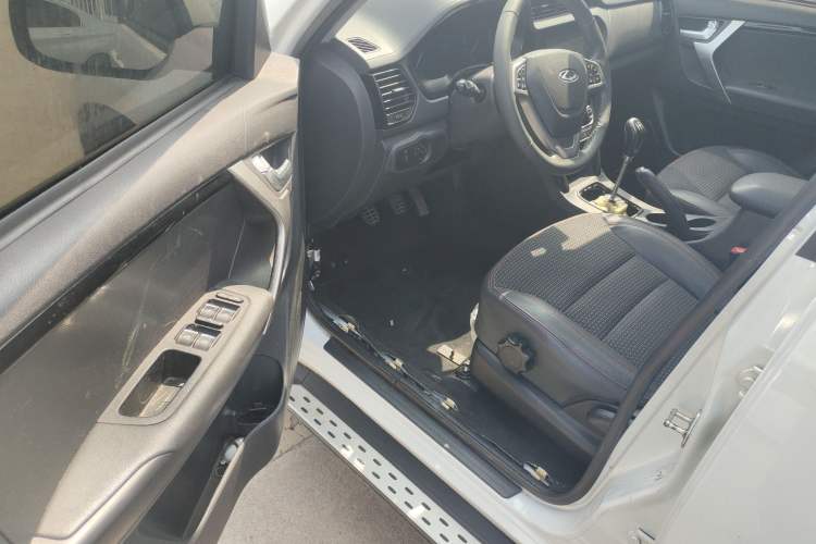 Used Chery Tiggo 3 2016 1.6L Manual ZhiShang Edition
