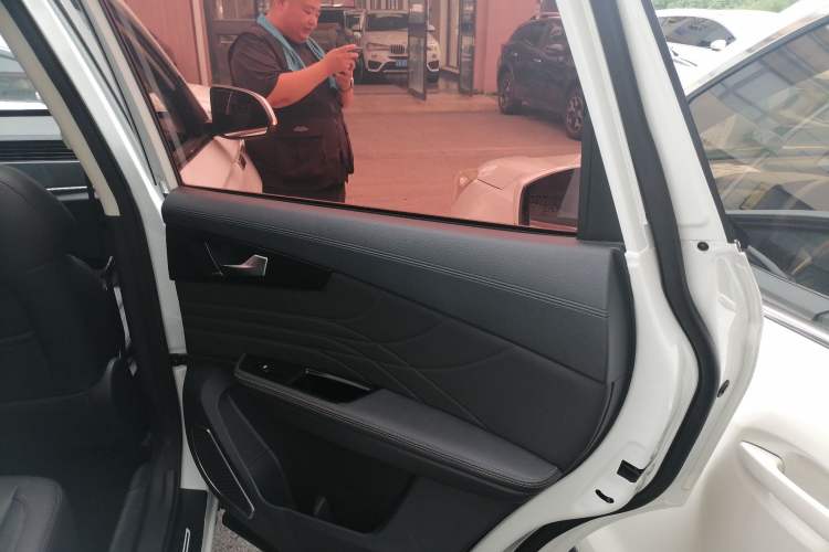 Used Sinotruk VGV U70 2020 1.5T Manual Elite Sunroof Version 7 Seats
