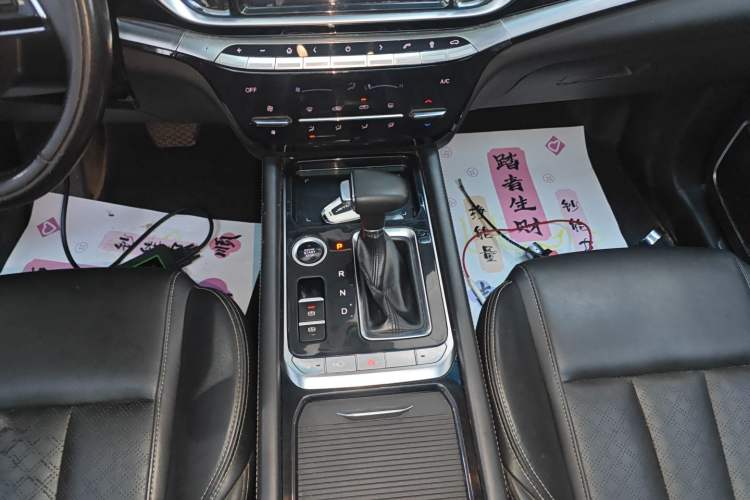 Used JETOUR X90 2019 1.6T DCT Zhaolü Edition 5 Seats China VI Standard Gear Lever