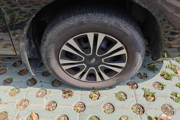 Used JAC Refine M3 2022 PLUS 1.5T 7-Seater Standard Model