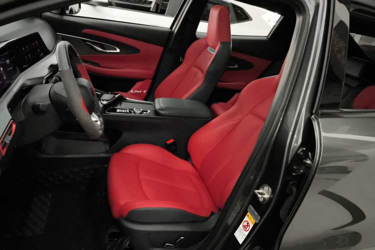 Used Changan UNI-T 2020 1.5T Prestige Version
