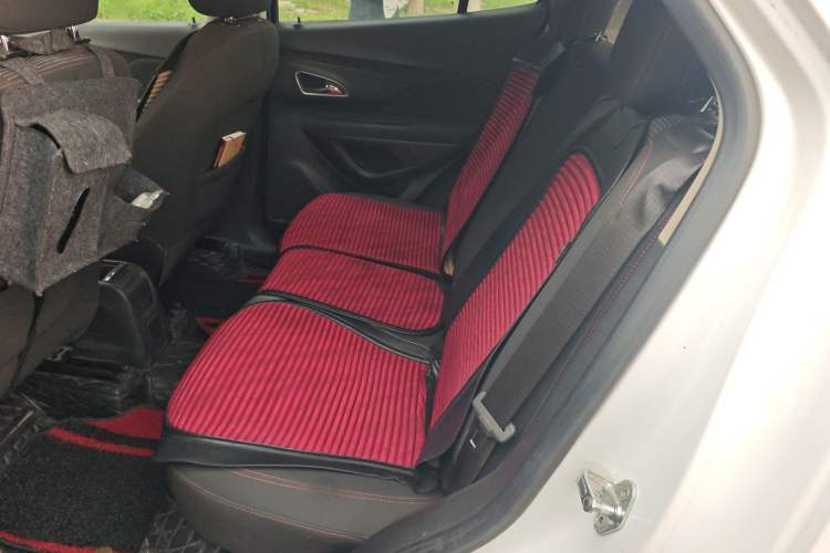 Used Buick Encore 2015 1.4T Automatic Two-Wheel Drive Urban Elite Version Left Rear Seat