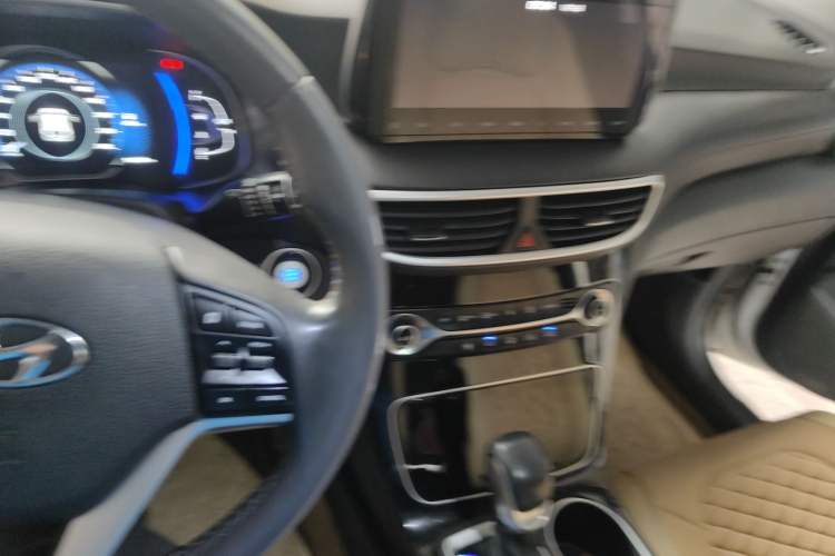 Used Hyundai Tucson 2019 280TGDi Dual-Clutch Two-Wheel Drive Fashion Edition China VI Standard