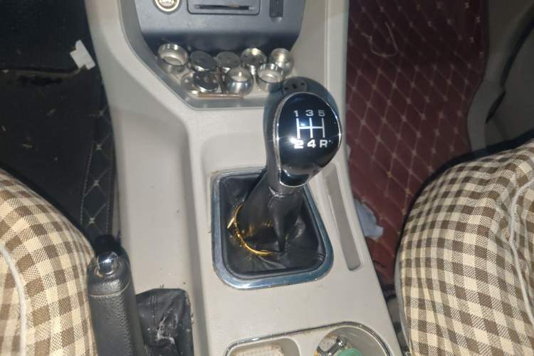 Used FORTHING Lingzhi 2018 M5L 1.6L 9-Seater Comfort Model Gear Lever