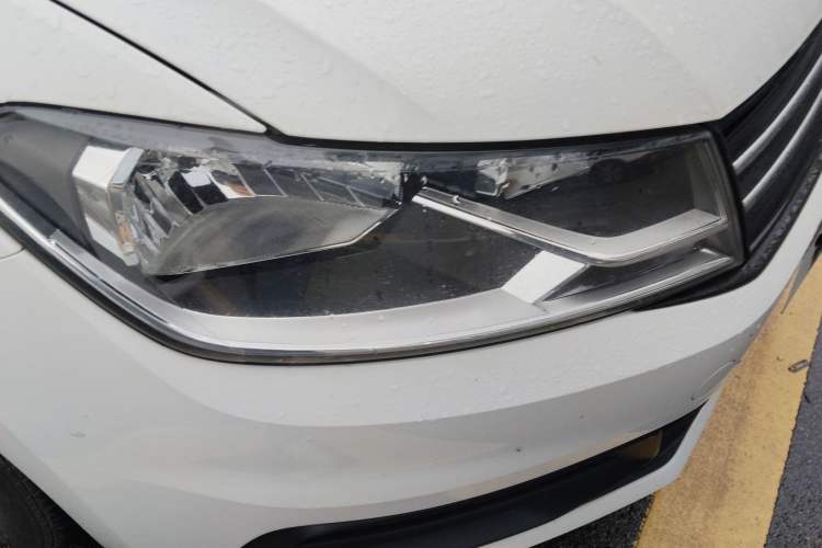 Used Volkswagen Santana 2018 1.5L Automatic Fashion Edition Right Front Headlight