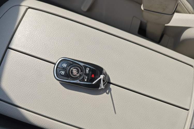 Used Buick GL8 2021 Land Cruiser Executive 652T Premium Model
