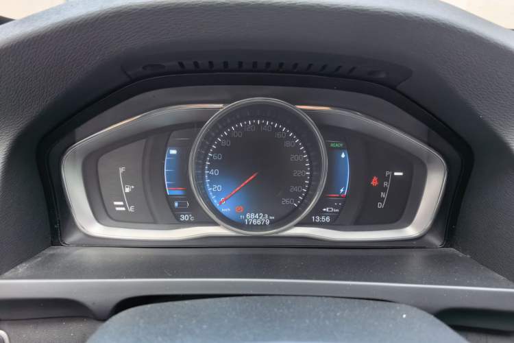 Used Volvo S60 New Energy 2015 S60L E-Drive Hybrid T6 Smart Drive Edition Instrument Cluster