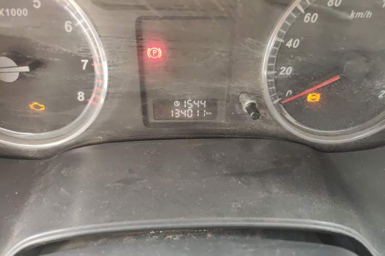 Used Great Wall Wingle 5 2013 2.4L European Version Two-Wheel Drive Elite Edition Big Double Cab – 4G69S4N
