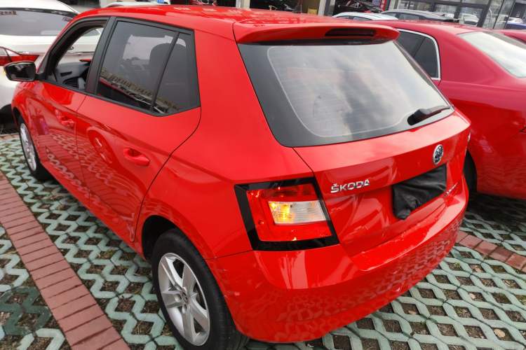 Used Skoda Fabia 2017 1.4L Automatic Car Enjoy Edition