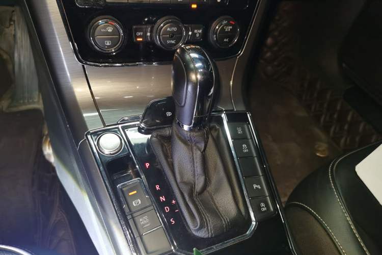 Used Volkswagen Passat 2017 280TSI DSG Luxury Edition
