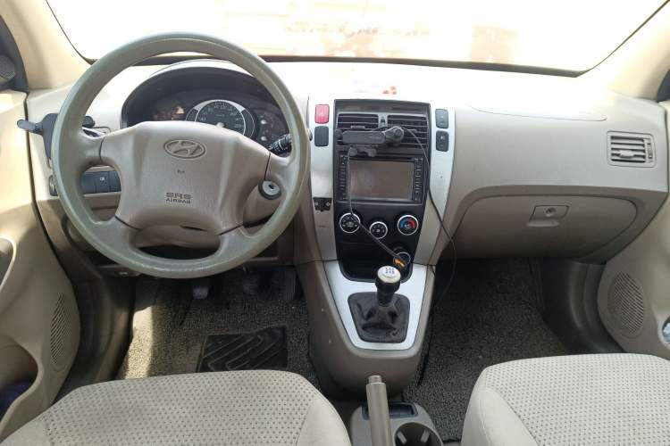 Used Hyundai Tucson 2009 2.0L Manual Two-Wheel Drive Fashion Edition