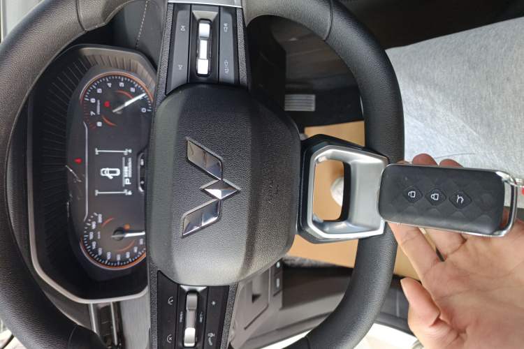 Used Wuling Jiachen 2022 1.5T CVT Smart Luxury Version
