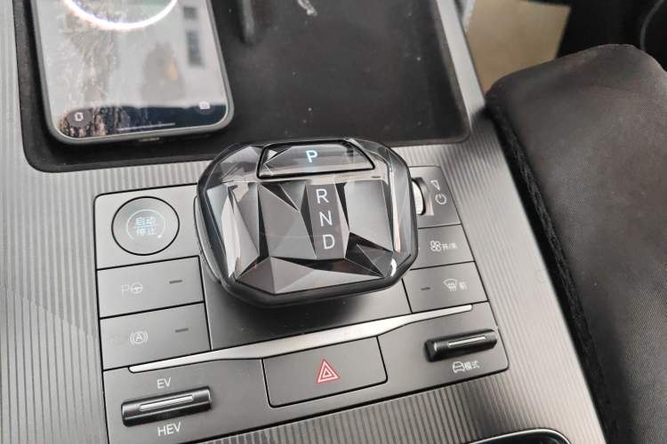 Used BYD Song L DM-i 2025 Intelligent Driving Version 160 km Beyond-Range Type Gear Lever