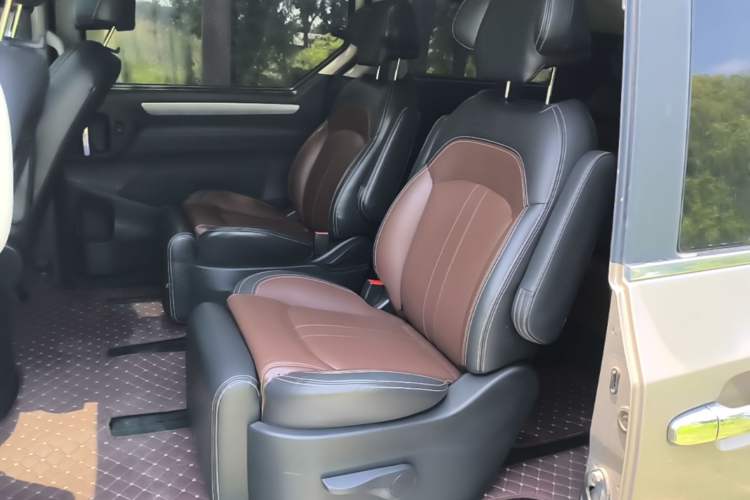 Used SAIC MAXUS G10 2014 2.0T Automatic Executive Edition