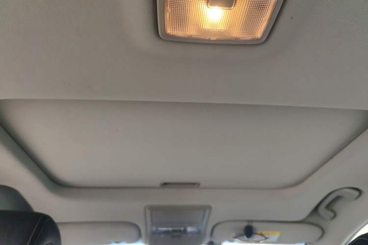 Used Chevrolet Captiva 2015 2.4L 4x4 Flagship Edition 7-Seater Headliner