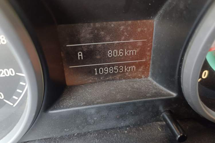 Used Land X5 2013 2.0T Manual Enjoyment Edition Odometer Close Up