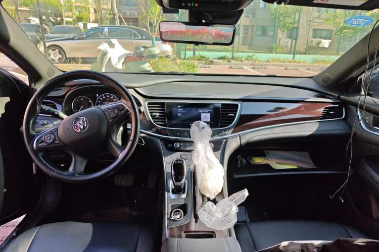 Used Buick LaCrosse 2021 652T Premium Edition Center Console