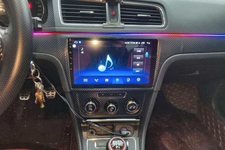 Used Volkswagen Lavida 2013 Restyled Classic 1.6L Manual Comfort Edition
