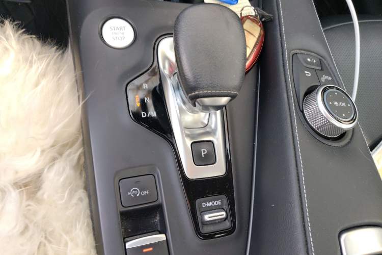 Used Infiniti QX50 2018 2.0T Two-Wheel Drive Fashion Edition Gear Lever