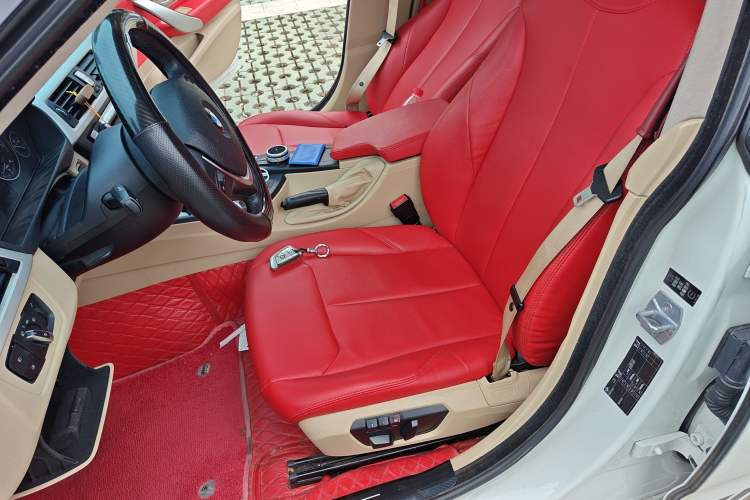 Used BMW 3 Series GT 2013 320i Leading Model
