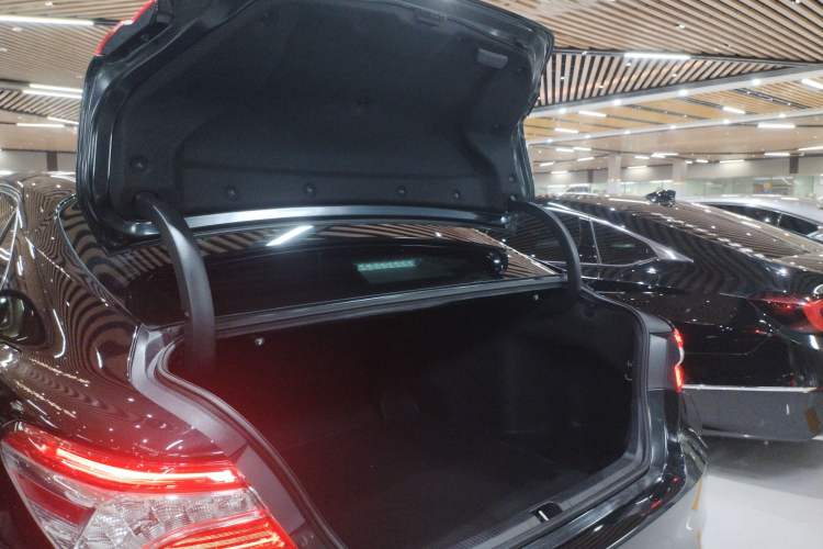 Used Toyota Camry 2021 2.0G Luxury Edition