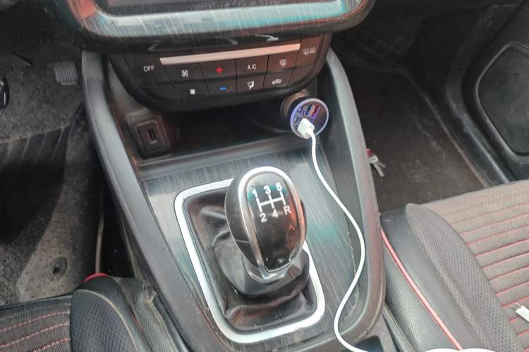 Used SWM X7 2017 1.5T Manual Inter Milan 110th Anniversary Edition 7-seater Gear Lever