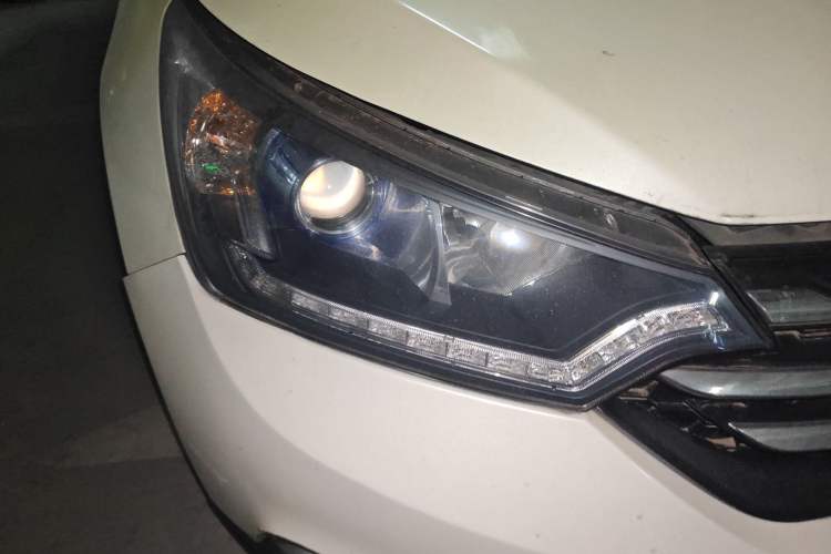 Used Dongfeng Aeolus AX7 2016 2.0L Automatic Zhiyi Trim
