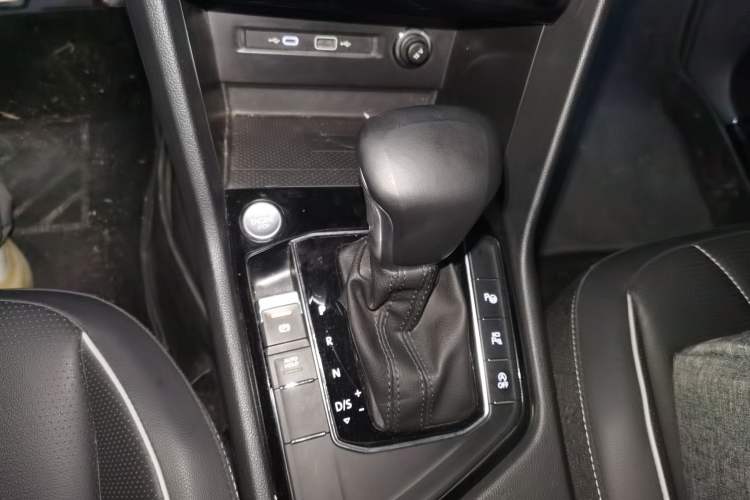 Used Volkswagen Tiguan L 2023 Restyled 330TSI Automatic Two-Wheel Drive R-Line Enhanced Comfort Version
