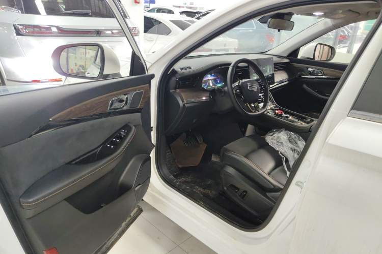 Used Skyworth HT-i 2022 1.5L PHEV 115KM Smart Drive Edition Driver Seat