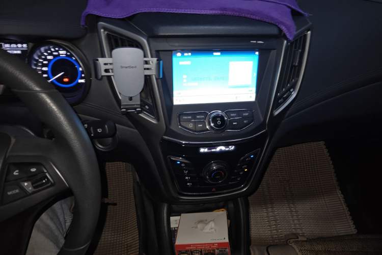 Used CHANGAN OSHAN COS5 2019 1.6L Manual Classic Model China VI Standard
