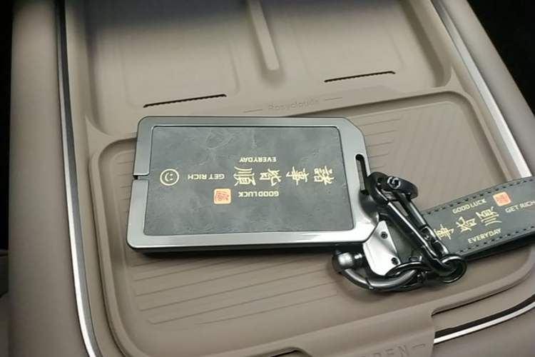 Used Li Auto i8 2025 Model Standard Version
