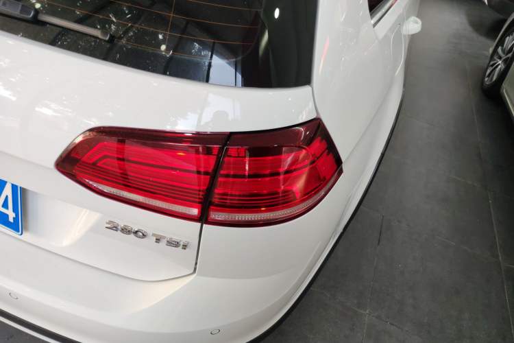 Used Volkswagen Golf 2019 1.8TSI Travel Edition
