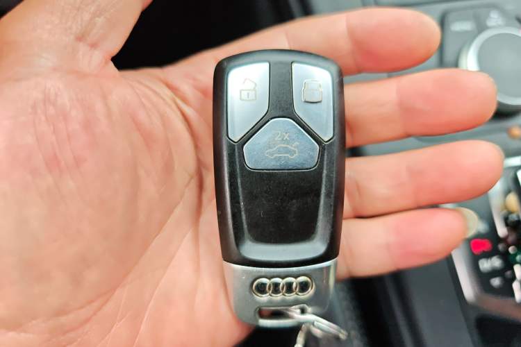 Used Audi A4L 2018 30th Anniversary Edition 40 TFSI Trendy Model Vehicle Key