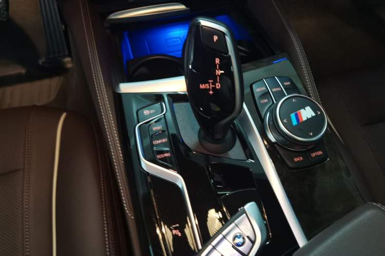 Used BMW 5 Series 2022 Second Facelift 525Li M Sport Package