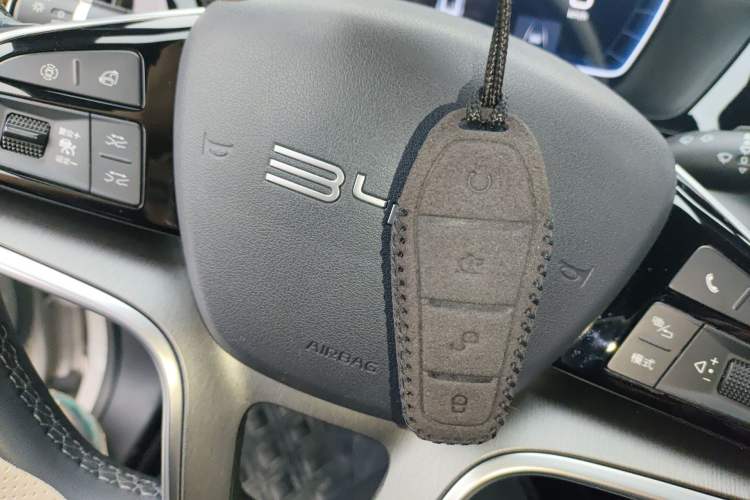 Used BYD Song PLUS New Energy 2023 Champion Edition DM-i 110KM Flagship PLUS Vehicle Key