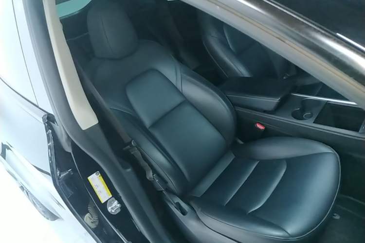Used Tesla Model Y 2023 Long-Range All-Wheel-Drive Version
