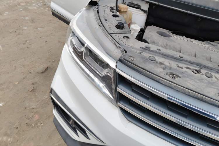 Used FORTHING Joyear X5 2017 Jingxiang Series 1.5T Manual Luxury Model Right Front Headlight