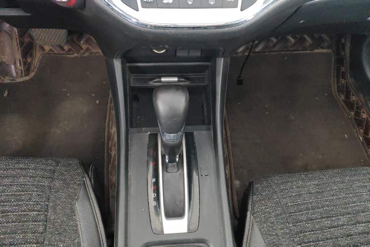 Used Honda Jade 2017 1.8L automatic Comfort version 5 seats Gear Lever