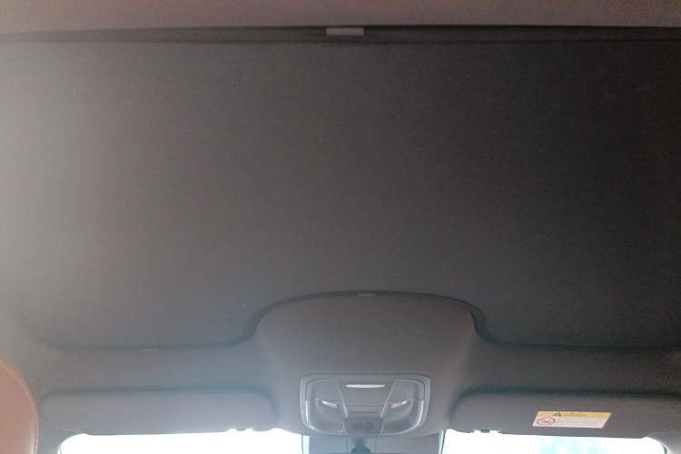 Used ORA Lightning Cat 2022 555 km Luxury Edition
