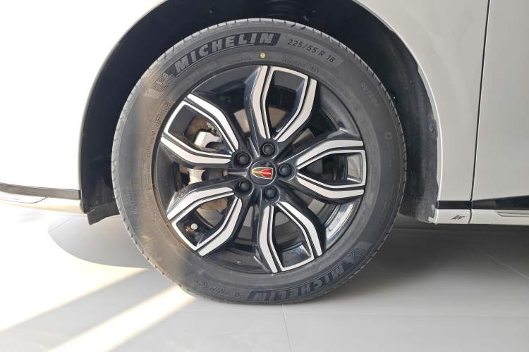 Used Hongqi HQ9 2023 2.0T Smart Connect Flagship Edition Left Front Wheel Hub