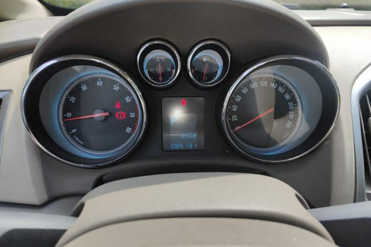 Used Buick GT 2011 GT 1.8L Automatic Fashion Edition Leather Model Instrument Cluster