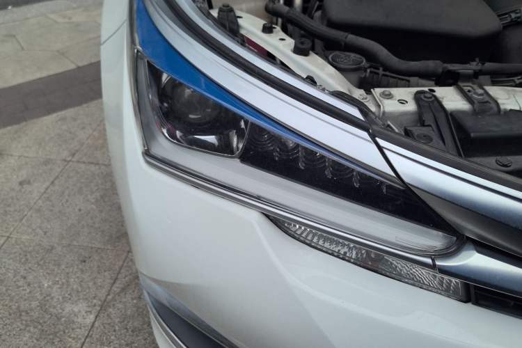 Used Toyota Corolla 2016 Dual-Engine 1.8L E-CVT Pioneer Edition
